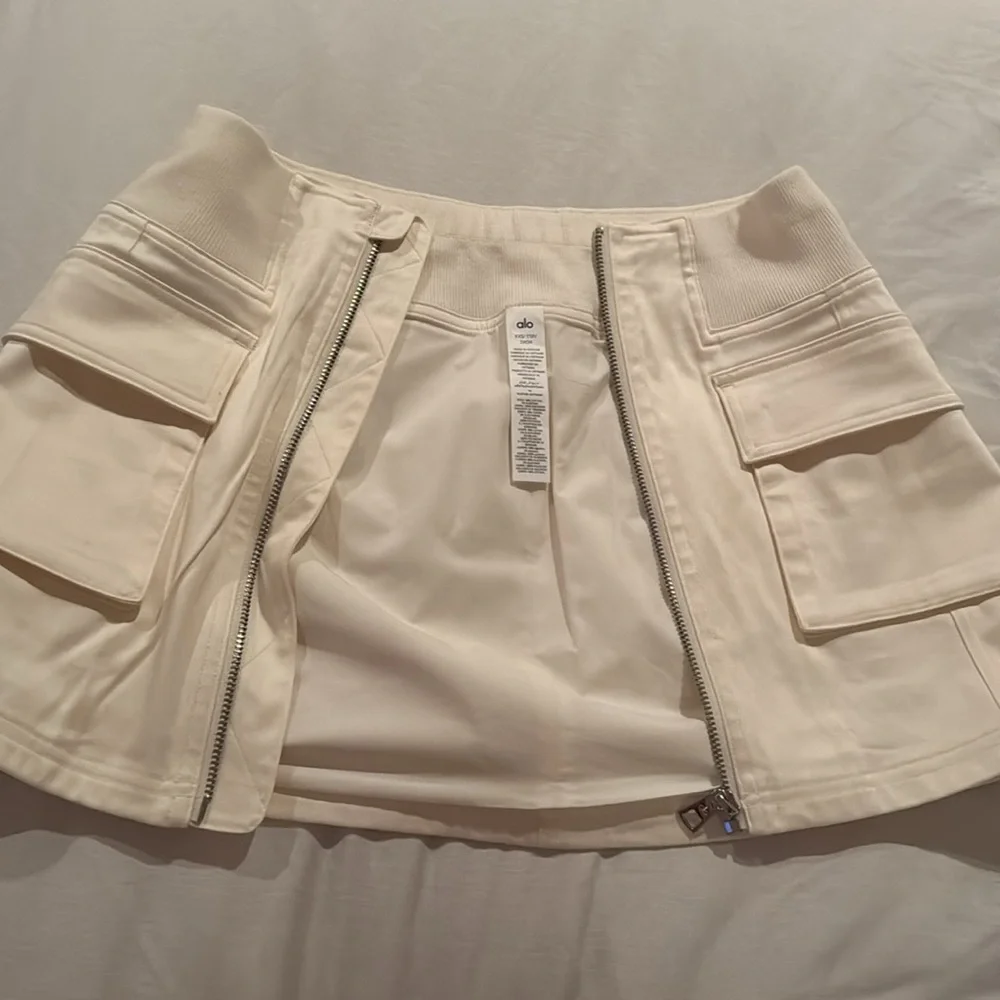 Alo Yoga Night Out Cargo Skirt